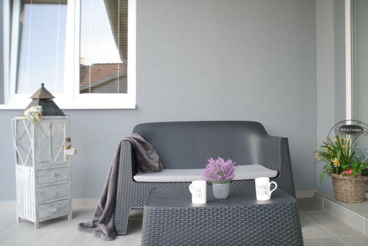 Apartman U Lesa Apartment Ratiskovice Bagian luar foto